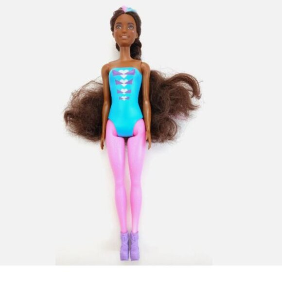 Mattel Lot of 4 Barbie Dolls Mixed Styles/Outfits Pre-Owned Excellent Condition - Picture 10 of 13